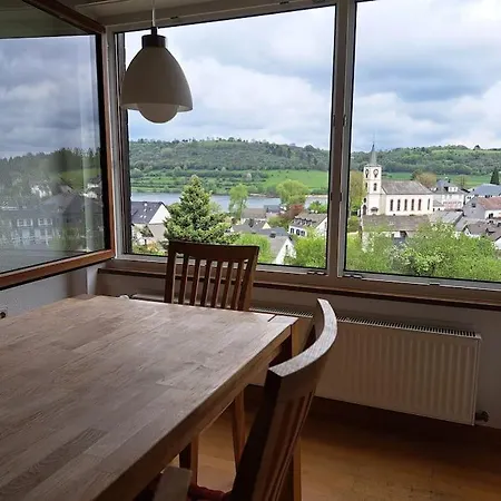 Haus Mit Idyllischem Seeblick Schalkenmehren
