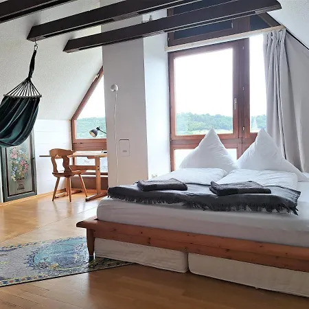 Haus Mit Idyllischem Seeblick