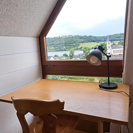 Haus Mit Idyllischem Seeblick *