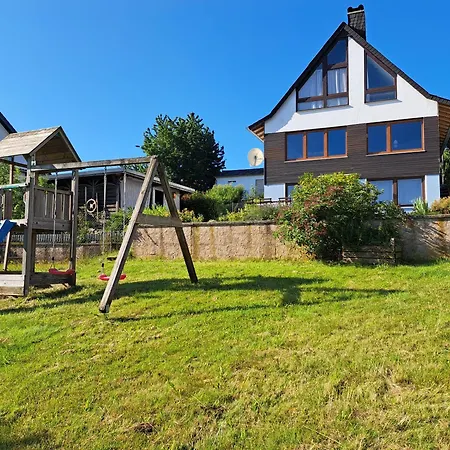 Haus Mit Idyllischem Seeblick *