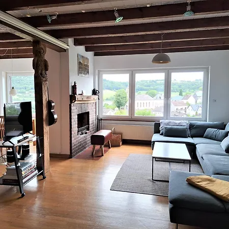 Haus Mit Idyllischem Seeblick Nyaraló