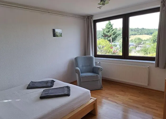 Haus Mit Idyllischem Seeblick * Schalkenmehren