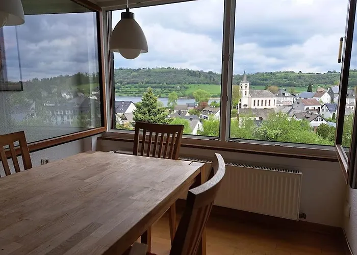 Haus Mit Idyllischem Seeblick Schalkenmehren