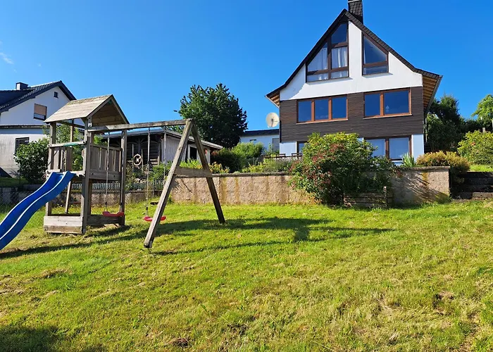 Haus Mit Idyllischem Seeblick *