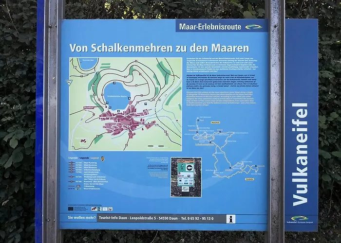 Haus Mit Idyllischem Seeblick